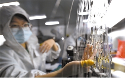 開辟發(fā)展新領(lǐng)域新賽道 光電子器件制造與銷售的戰(zhàn)略機遇與挑戰(zhàn)